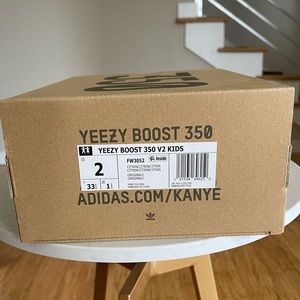 Yeezy Boost 350 kids size 2